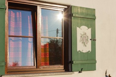 Bavyera çiftlik evinde yaz öğleden sonra sıcak güneş Güney Almanya