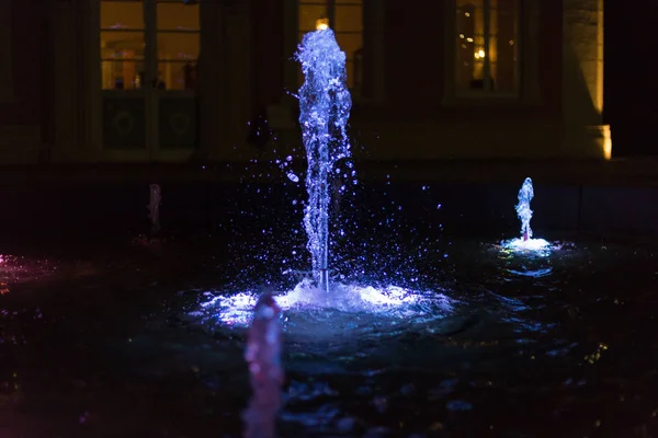 Fuente Agua Colores Por Noche Parque Una Ciudad Histórica Sur — Foto de Stock