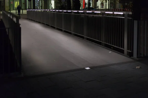 Gångbron Natten Södra Tysk Stad Nära Stuttgart Med Led Lampor — Stockfoto