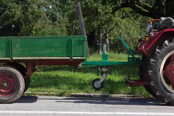 Tractor Vechi Culoare Roșie Verde Detalii Ale Motorului Uneltelor — Fotografie, imagine de stoc