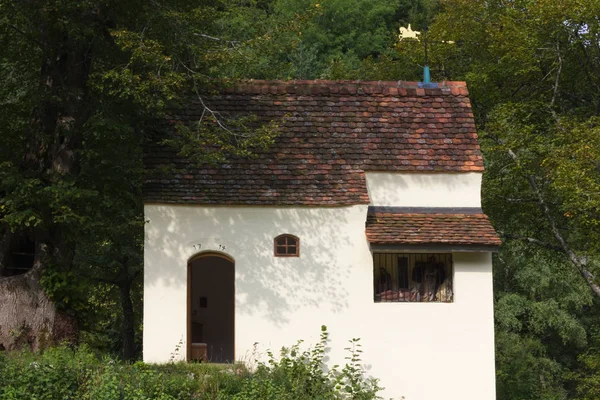 Wanderlust Chapelle Avec Vieux Chêne Dans Sud Allemagne Campagne Rurale — Photo
