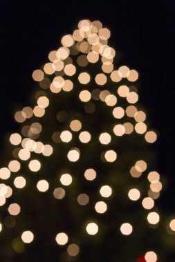 Bulanık bokeh Noel ağacına Kasım güneye Alman tarihi şehir Münih ve stuttgart yakınındaki pazarda