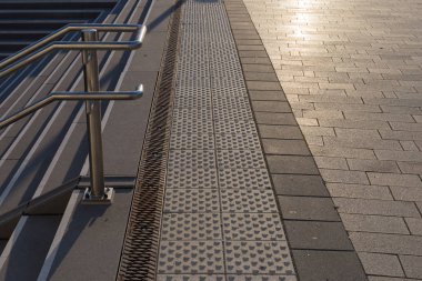 bir Ağustos sabahı trainstation stuttgart yakınındaki Güney Almanya'da, merdiven