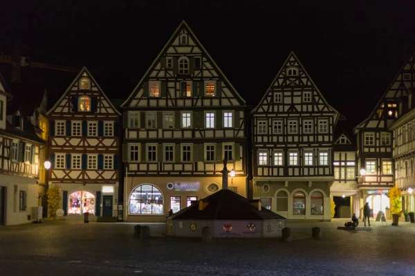 Historycznych Ramach Fasady Szczegóły Nocy Południowej Miasta Niemcy Pobliżu Monachium — Zdjęcie stockowe