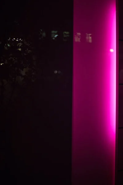 Neon Magenta Esibisce Una Notte Novembre Una Città Della Germania — Foto Stock