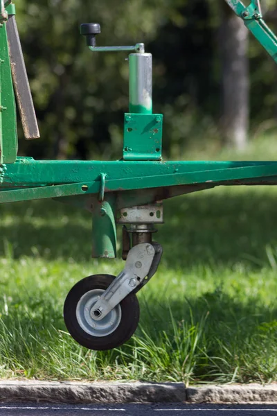 Starý Traktor Červené Zelené Barvě Detaily Motoru Motor Nástrojů — Stock fotografie