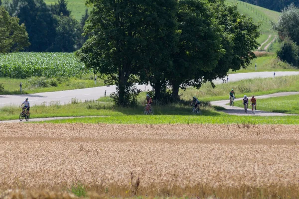 Cyclists Distance View Summer Sunny Day South German Countryside City — Stock Photo, Image