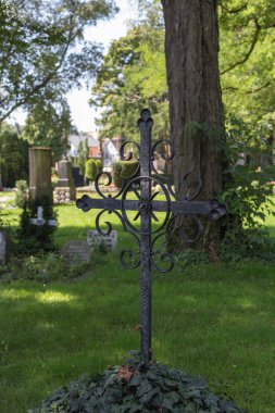 Yaz Güney Almanya tarihi şehir mezarlığında