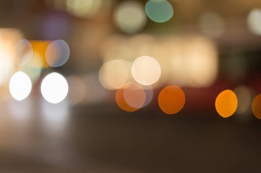 Yerel toplu taşıma citylights ile gece Güney Almanya Kasım sonbahar zamanından önce Noel pazarı