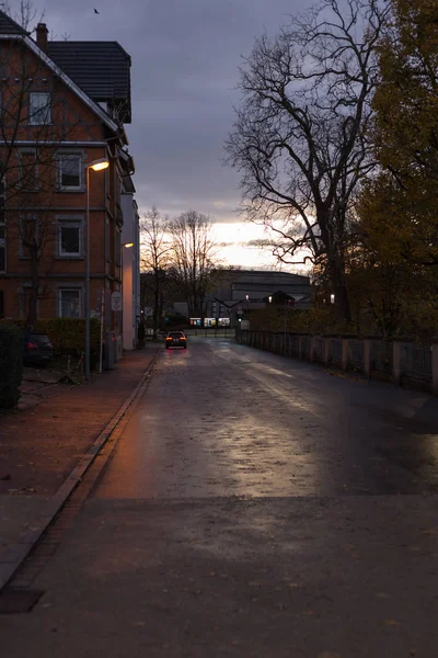 Sonnenuntergang Stadtlichter Und Symbole Einer Historischen Stadt Wie Alter Turm — Stockfoto