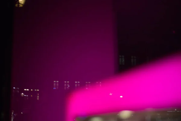 Neon Magenta Visar November Kväll Södra Tysk Stad Nära Munich — Stockfoto