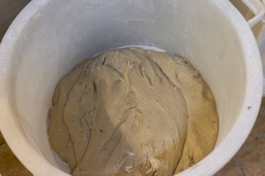 malzemeler hazırlanması için gerekli pişmiş ürünler onlar are hayır logoları veya trademarrks ama pişirme malzemeler adını harfler görünür durumdaysa hamur hazırlama araçları ile bir fırın içinde