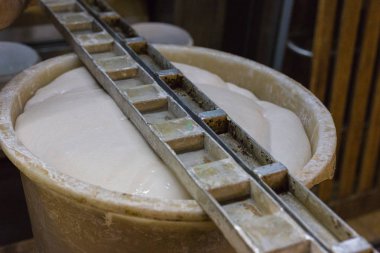 Hamur hazırlama araçları ile bir fırın fırın ürünleri hazırlanması