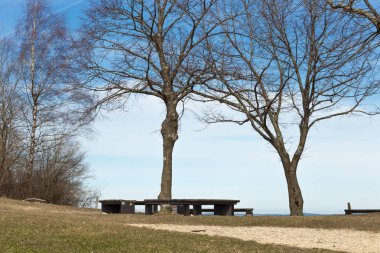 Yolculuk tutkusu altyapı banklar ve yürüyüş yolları Doğu tatil ilkbahar Güney Almanya kırsal kırsal kesimde detayları