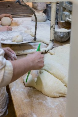 Hamur hazırlama araçları ile bir fırın fırın ürünleri hazırlanması