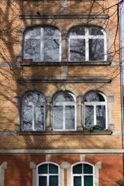 cepheler ve tarihi şehir, Güney Almanya şehirde kış ay Ocak güneşli öğleden sonra binaların