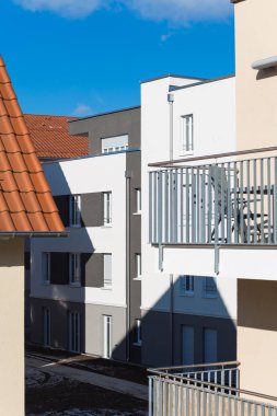 modern şehir cepheler mimari Güney Almanya mavi gökyüzü güneşli bahar gün içinde