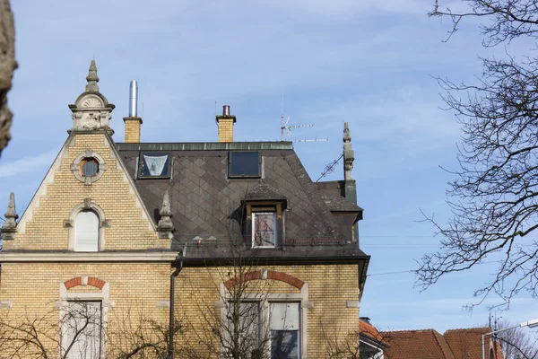 Dächer Mit Schornstein Und Antennen Auf Historischen Fassaden Süddeutschland Wintermonat — Stockfoto