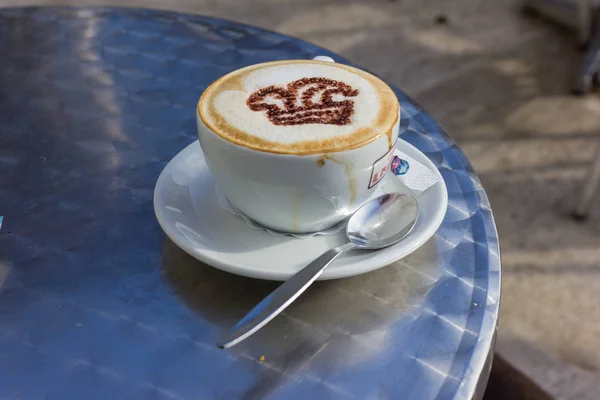 Tasse Cappuccino Avec Décoration Chocolat Carnaval Dans Café Dans Une — Photo