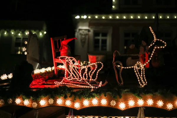 Natal Levou Luzes Néon Estrelas Árvores Xmas Mercado Histórico Cidade — Fotografia de Stock