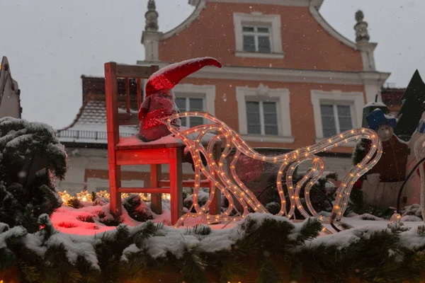 Sneeuwval Kerstmarkt Met Verlichting Lampen Decoratie Een Historische Markt Zuid — Stockfoto