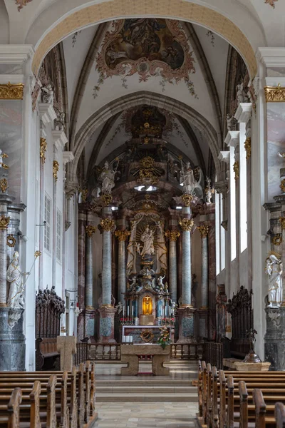 德国南部历史名城文艺复兴和巴洛克风格的教堂祭坛内饰装饰 — 图库照片