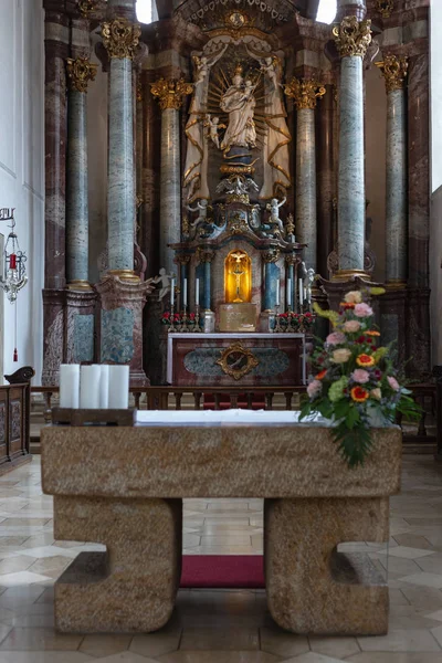 Decoración Interior Del Altar Iglesia Estilo Renacentista Barroco Ciudad Histórica —  Fotos de Stock