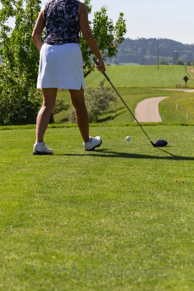 Jogador Golfe Curso Grama Verde Bonita Luz Sol Primavera Sul — Fotografia de Stock