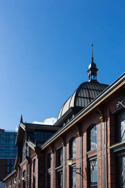 Hamburger Fischmarkt Architektur Fassaden Details Und Blauer Himmel Einem Frühlingshaft — Stockfoto