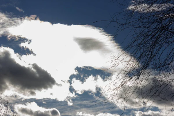 Foehn Nuvens Inverno Dezembro Azul Céu Ensolarado Sul Alemanha Rural — Fotografia de Stock