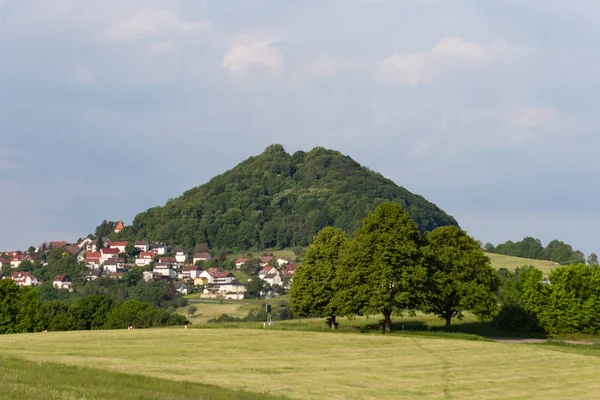 Krajobraz Wiosenny Góry Wieś Las Południowych Niemczech — Zdjęcie stockowe