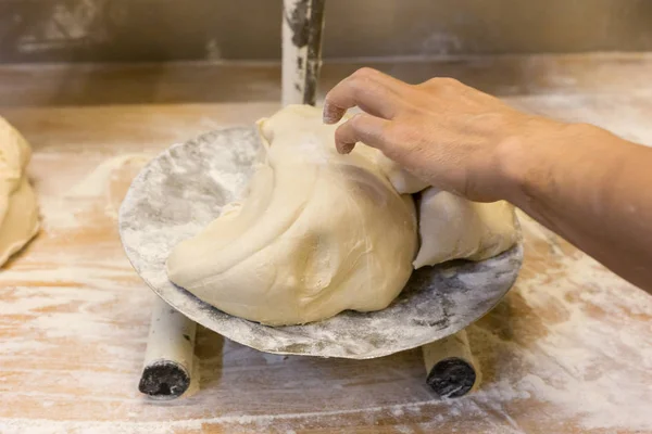 Zubereitung Von Backwaren Einer Bäckerei Mit Werkzeugen Zur Zubereitung Von — Stockfoto