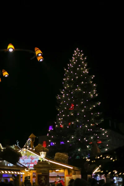 Natal Levou Luzes Néon Estrelas Árvores Xmas Mercado Histórico Cidade — Fotografia de Stock