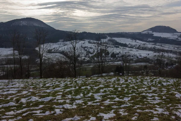 Bulutlar Kar Orman Ağaçları Waldstetten Şubat Köyü Ile Doğu Avrupa — Stok fotoğraf