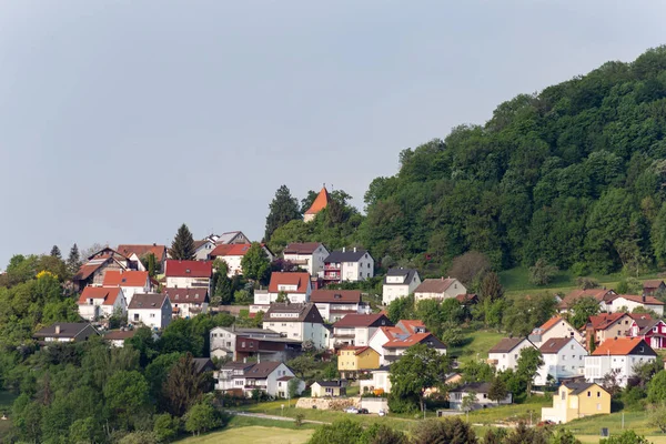 德国南部风景春季山地村庄森林 — 图库照片