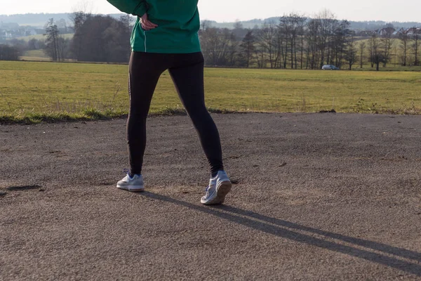 Mensen Oefenen Buiten Oefening Zoals Wandelen Lopen Fietsen Bij Vroege — Stockfoto