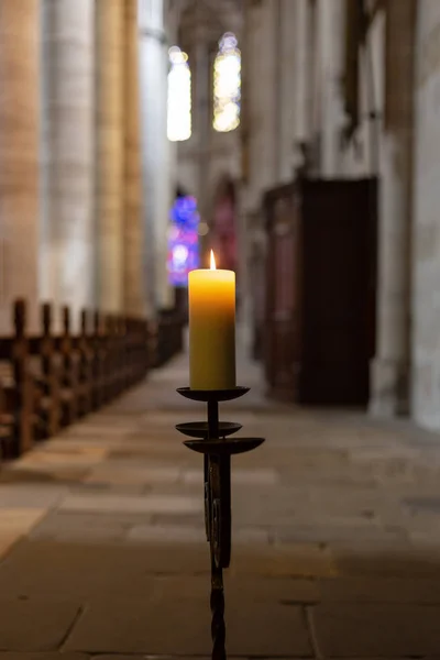 Světlo Svíček Kostelní Lodi Oltář Historické Město Jižní Německo Městě — Stock fotografie