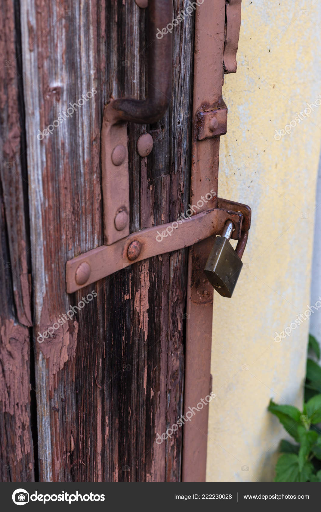 Safety Lock Vintage Door Bar Historical City Backyard Area