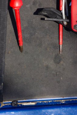 Bisiklet Servis İstasyonu ve ayrıntıları araçları güçlü mavi kırmızı renkler ve tüm metin olduğunu ölçümleri psi min max hava