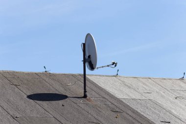 cepheler ve çatıları Paskalya tatil güneşli mavi gökyüzü gün Güney Alman Alpleri üzerinde eski bir Havaalanı