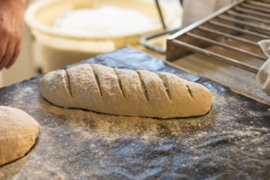 Hamur hazırlama araçları ile bir fırın fırın ürünleri hazırlanması