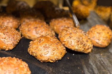 kahverengi lezzetli renkleri Güney Almanya'da bir fırın fırın hamur işleri ve altın ile bir fırın ekmek