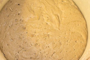 malzemeler hazırlanması için gerekli pişmiş ürünler onlar are hayır logoları veya trademarrks ama pişirme malzemeler adını harfler görünür durumdaysa hamur hazırlama araçları ile bir fırın içinde