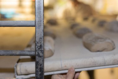 Hamur hazırlama araçları ile bir fırın fırın ürünleri hazırlanması