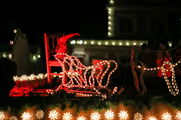 Natal Levou Luzes Néon Estrelas Árvores Xmas Mercado Histórico Cidade — Fotografia de Stock