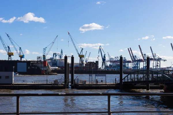 Hamburg Docks Installations Ships Sprintime March Afternoon Sunshine Bright Blue — Stock Photo, Image