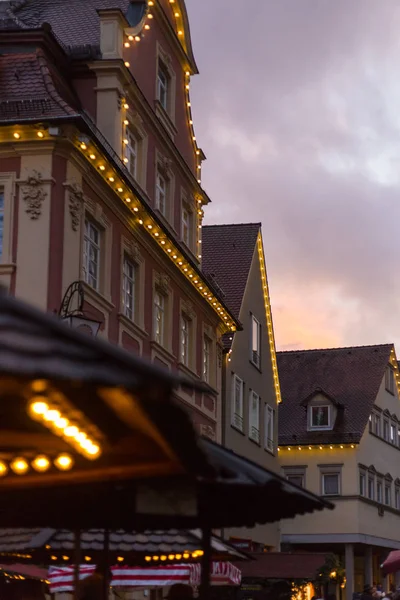 Bâtiments Heure Bleue Ciel Coloré Lors Une Soirée Marché Noël — Photo