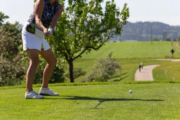Golfspeler Natuurlijk Mooi Groen Gras Zonneschijn Lente Zuid Duitsland Platteland — Stockfoto