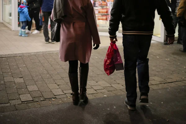 Persone Shopping Dicembre Centro Commerciale Natale Sud Della Germania Vicino — Foto Stock