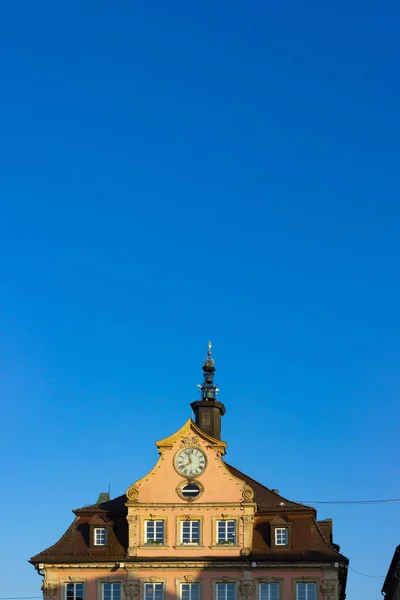Fachada Del Ayuntamiento Con Reloj Campanario Sur Alemania Ciudad Histórica — Foto de Stock